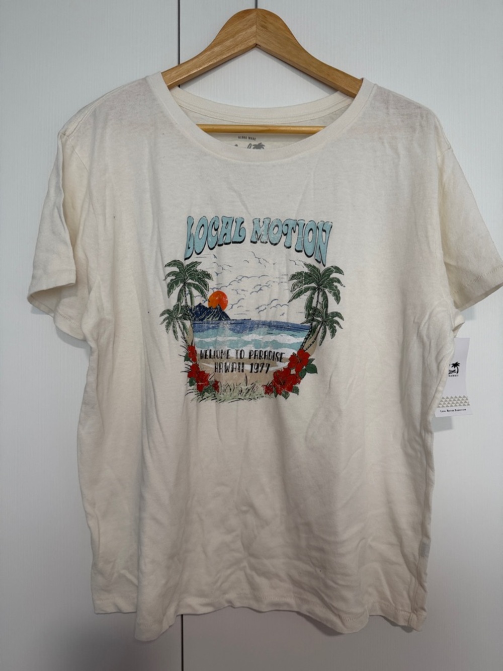 Local Motion Cream Tropical Graphic Short Sleeve Tee
